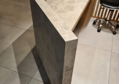 Recepcja w Centrum Stomatologicznym (wapień Transylvania) - Mountain Stone