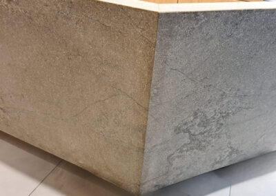 Recepcja w Centrum Stomatologicznym (wapień Transylvania) - Mountain Stone