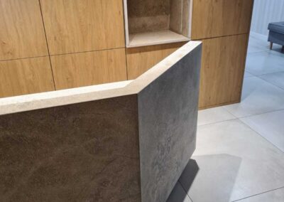 Recepcja w Centrum Stomatologicznym (wapień Transylvania) - Mountain Stone