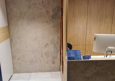 Recepcja w Centrum Stomatologicznym (wapień Transylvania) - Mountain Stone