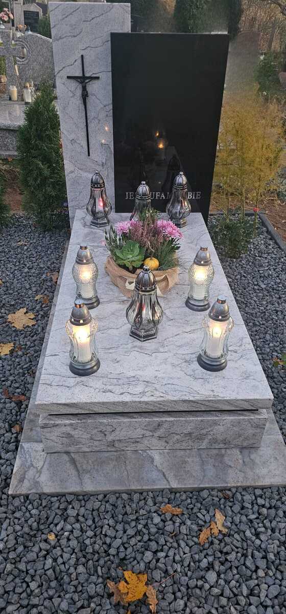 Pomniki granitowe Pomniki granitowe