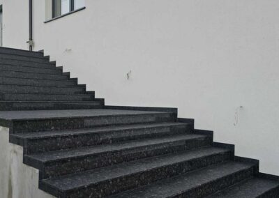 Schody z granitu Steel Grey