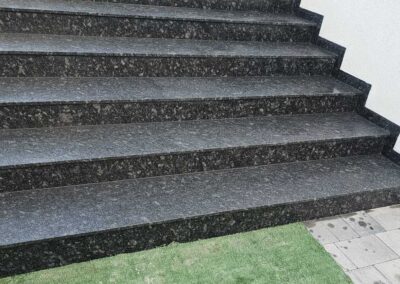 Schody z granitu Steel Grey